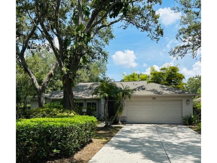 4720 Hamlets Grove Drive Sarasota FL 34235 A4565851 image1