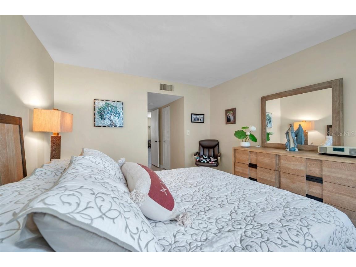 4720 Locust Street NE #206 Saint Petersburg FL 33703 TB8366542 image15