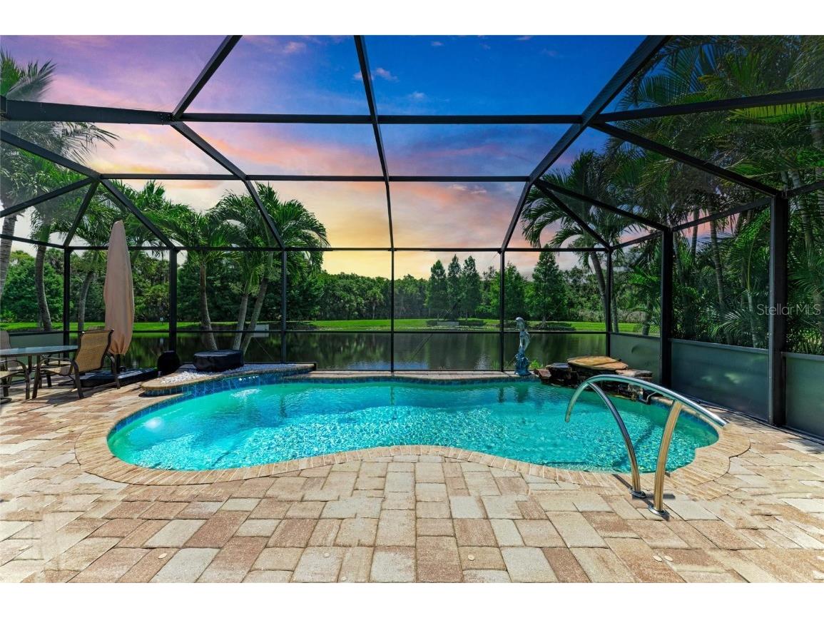 4720 Woodbrook Drive Sarasota FL 34243 A4662330 image1