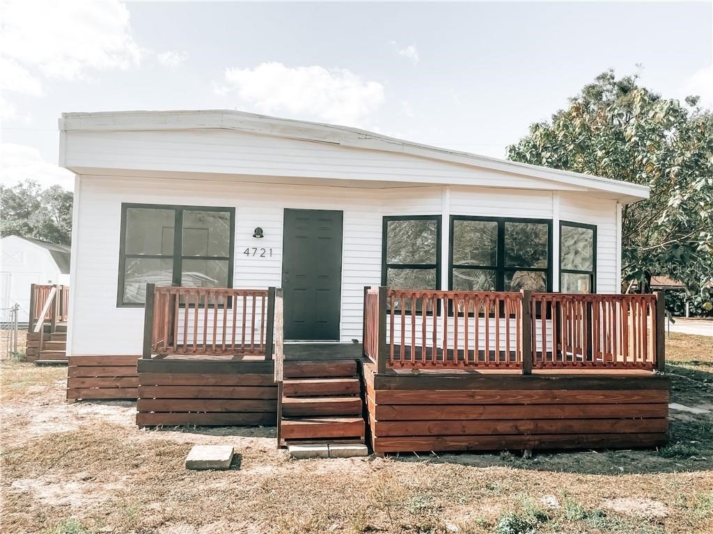 4721 Buckeye Street Zephyrhills FL 33542 L4928202 image1