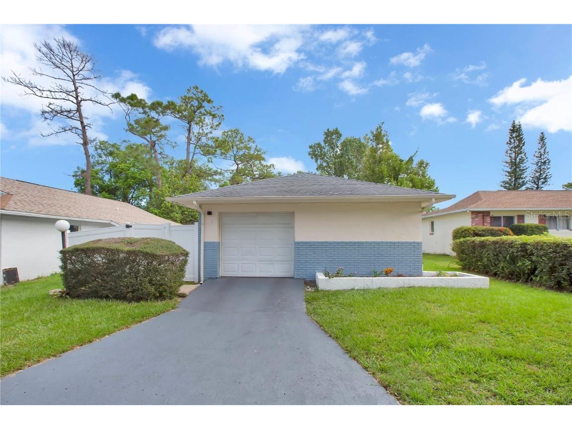 4721 Watch Hill Court Orlando FL 32808 O6129046 image1