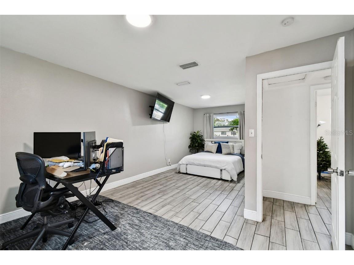 4722 W Bay Avenue Tampa FL 33616 TB8432994 image14