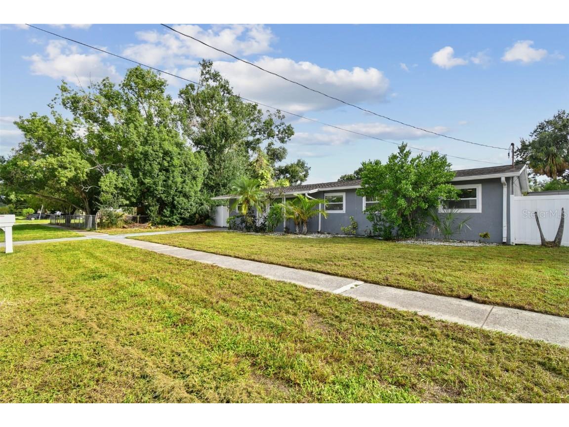 4722 W Bay Avenue Tampa FL 33616 TB8432994 image2