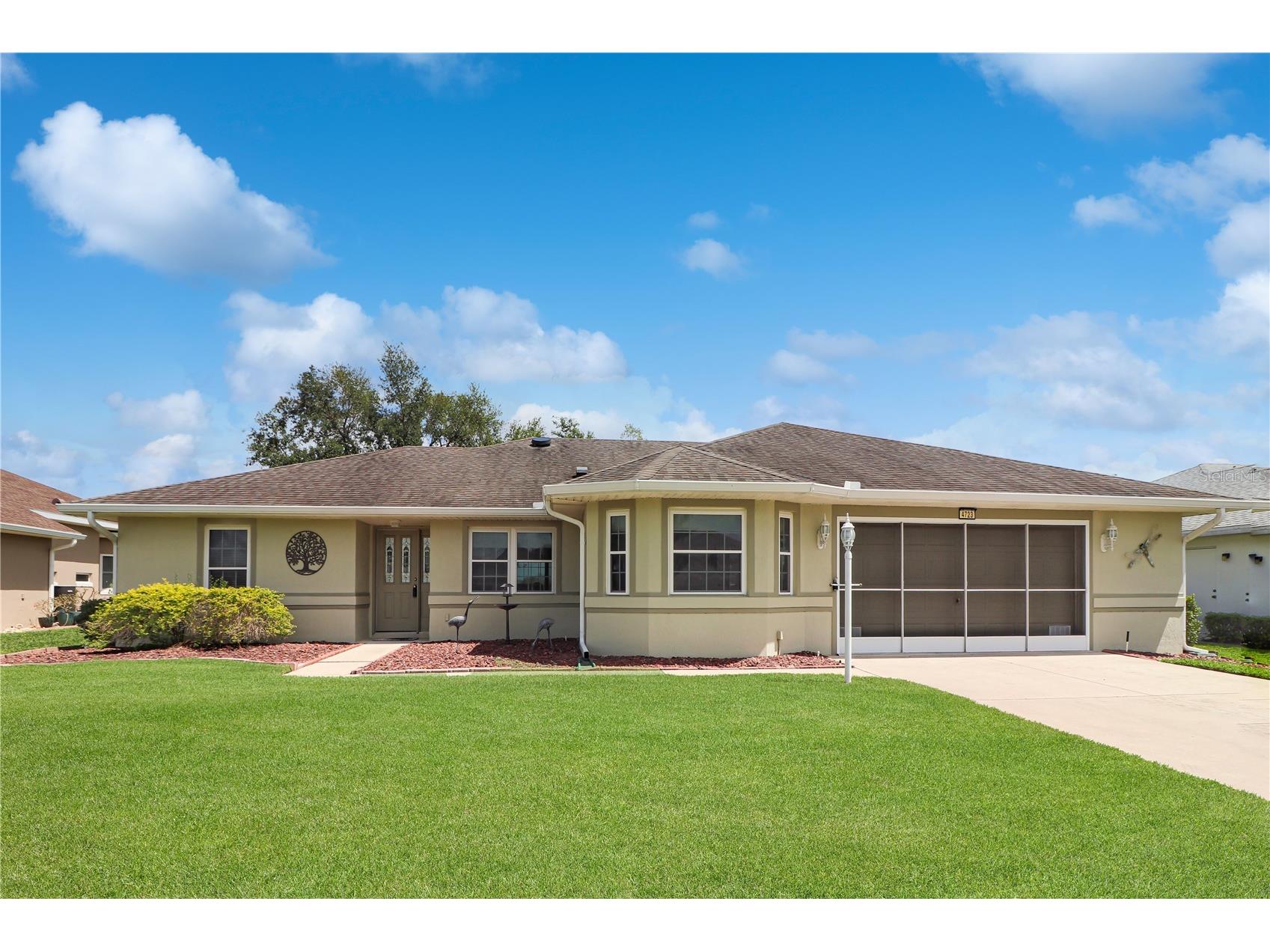 4723 Saint Andrews Arcade Leesburg FL 34748 - PALATLAKAHA RIVER G5095265 image1