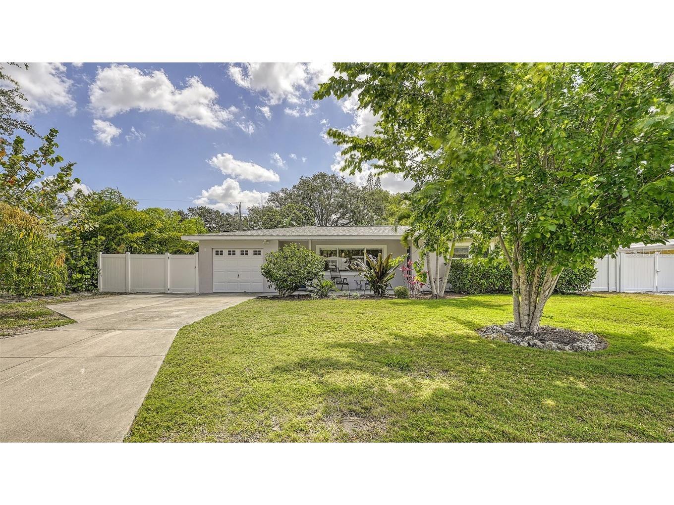 4724 Eastchester Drive Sarasota FL 34234 A4573725 image1