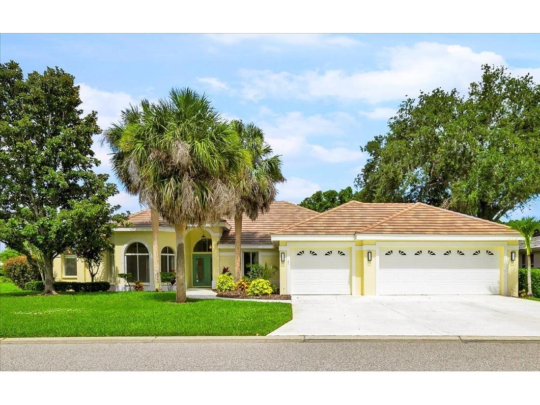 4724 White Tail Lane Sarasota FL 34238 A4657548 image1
