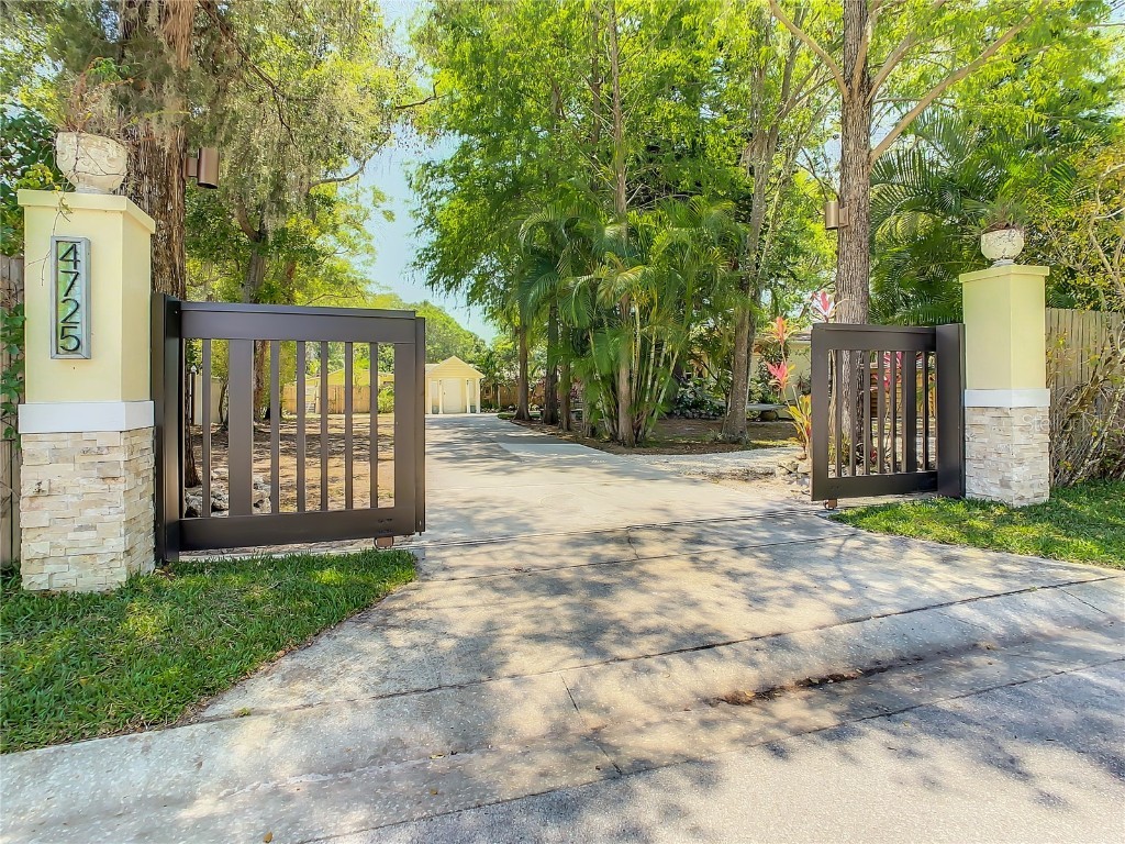 4725 71st Street N Saint Petersburg FL 33709 U8199683 image1