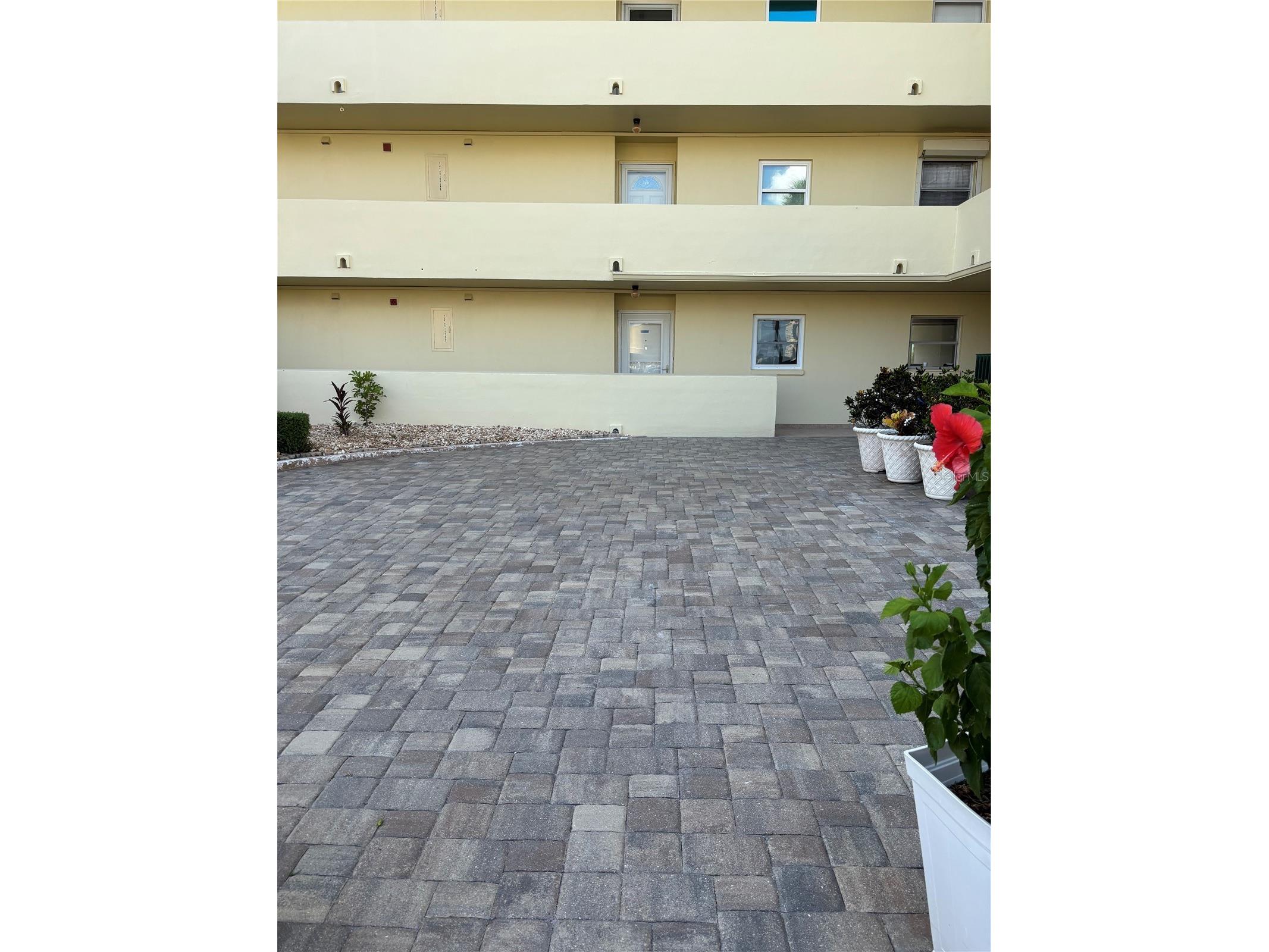4725 Cove Circle #104 Madeira Beach FL 33708 A4679075 image1