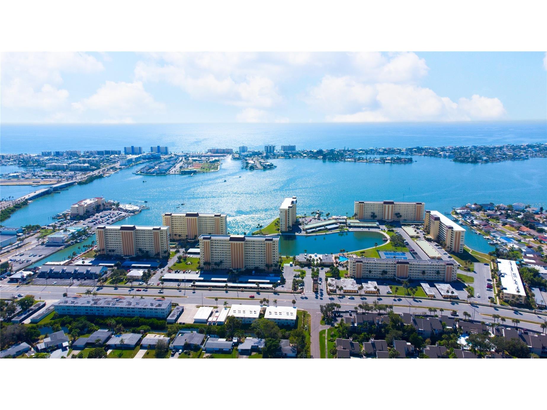 4725 Cove Circle #207 Saint Petersburg FL 33708 - BOCA CEIGA BAY TB8439829 image1