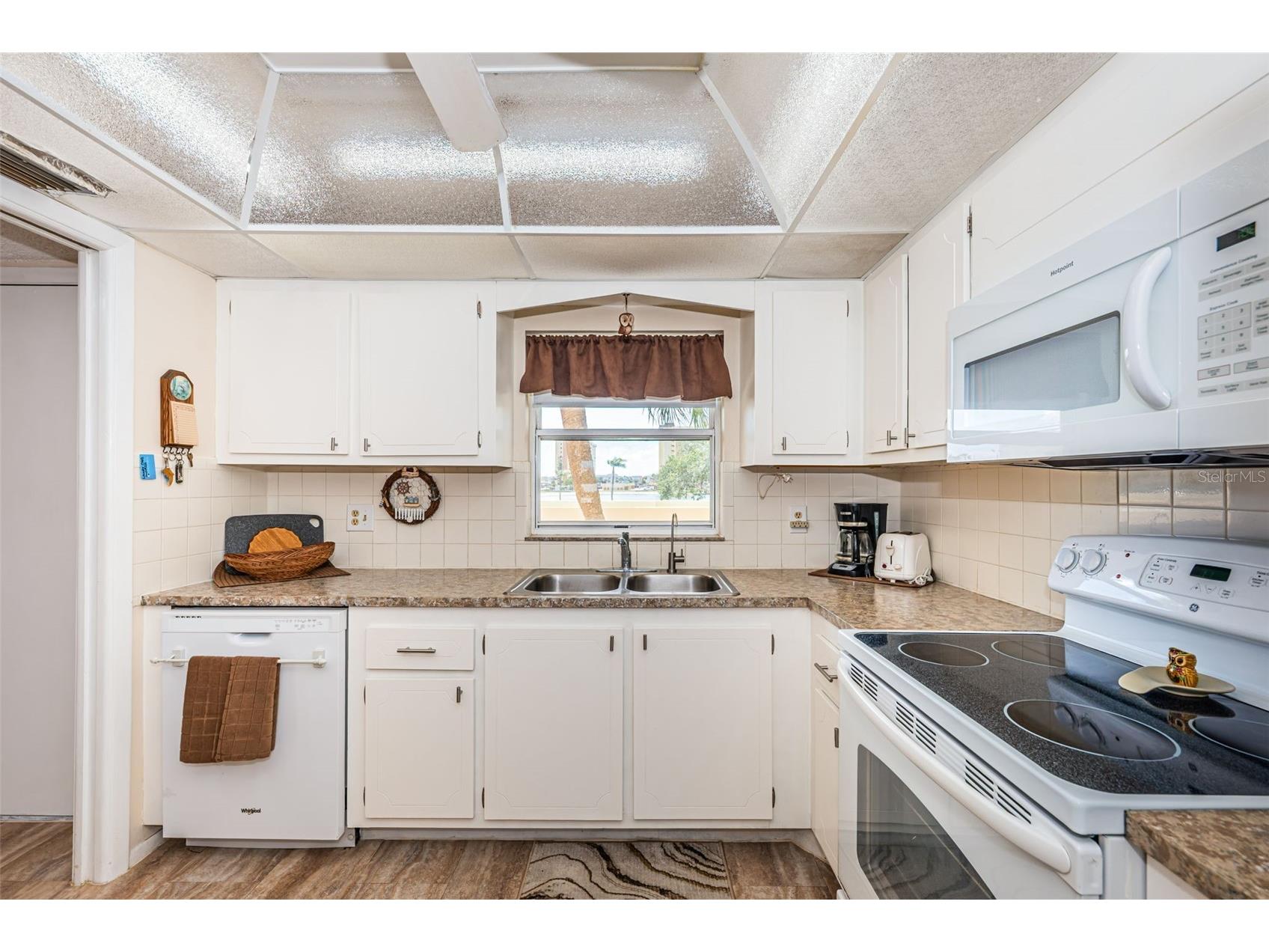 4725 Cove Circle #210 Saint Petersburg FL 33708 - BOCA CIEGA TB8501115 image2
