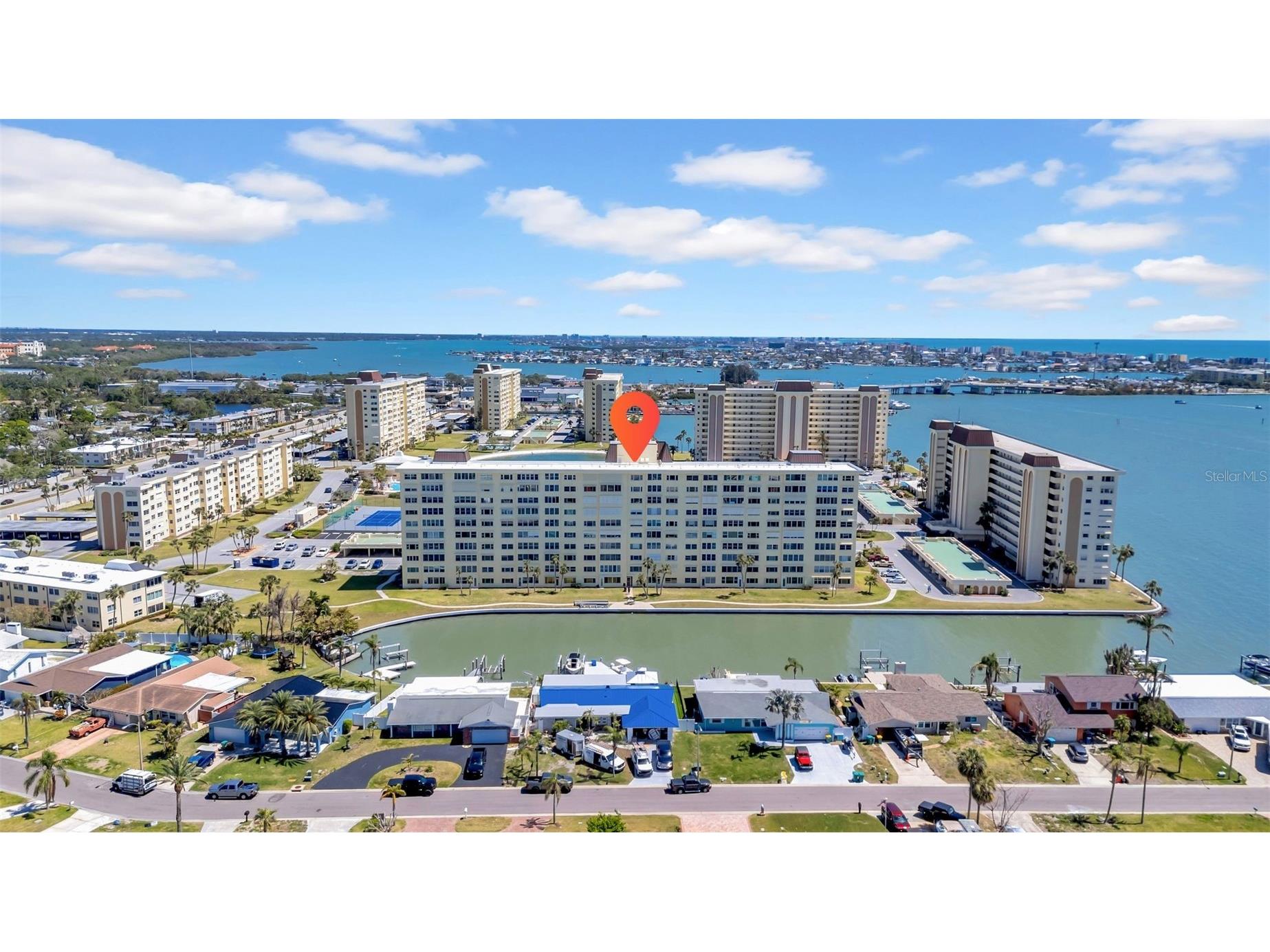 4725 Cove Circle #302 Saint Petersburg FL 33708 TB8440240 image1