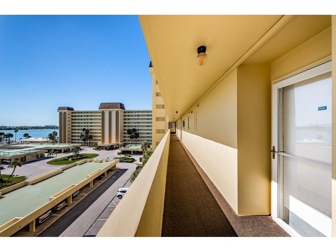 4725 Cove Circle #604 Saint Petersburg FL 33708 - BOCA CIEGA BAY TB8440398 image2