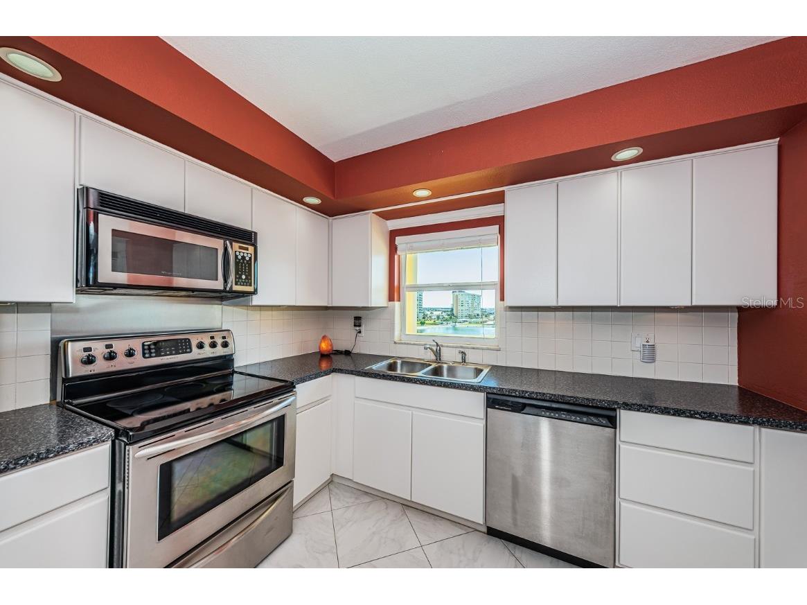 4725 Cove Circle #604 Saint Petersburg FL 33708 - BOCA CIEGA BAY TB8440398 image5