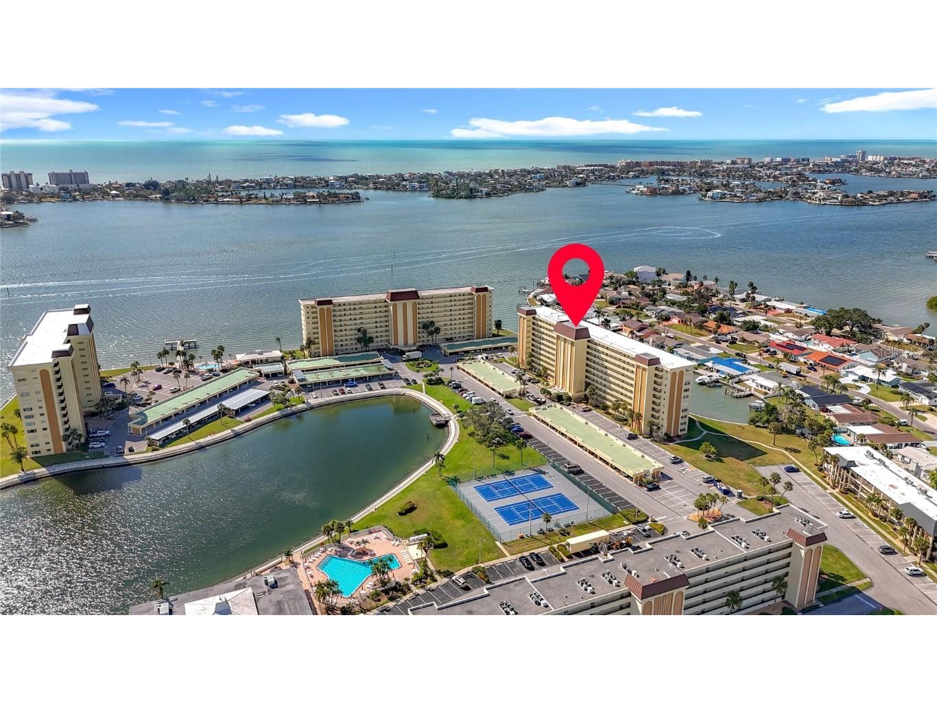 4725 Cove Circle #810 Saint Petersburg FL 33708 TB8444426 image1