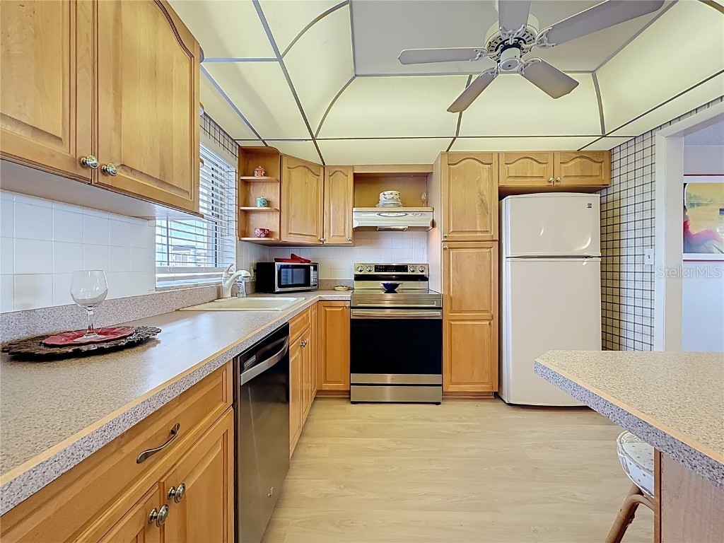 4725 Cove Circle #810 Saint Petersburg FL 33708 TB8444426 image11