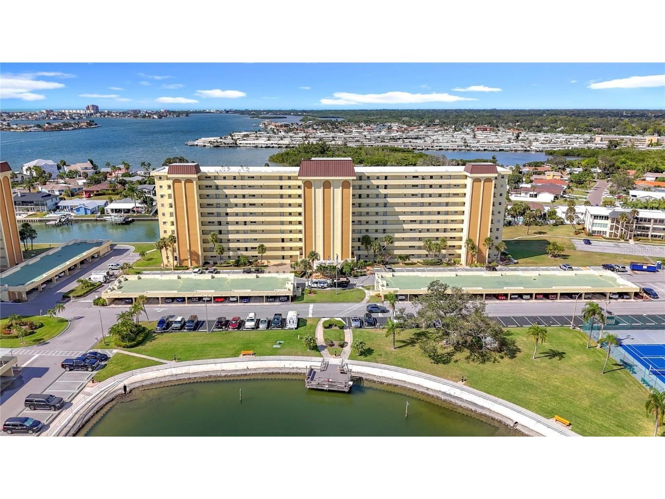 4725 Cove Circle #810 Saint Petersburg FL 33708 TB8444426 image3