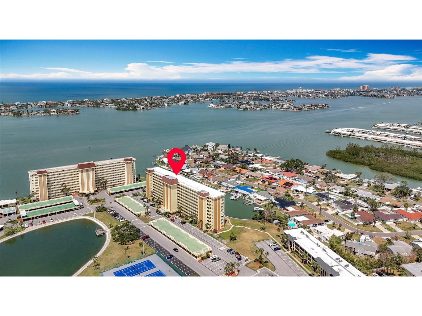 4725 Cove Circle #908 Saint Petersburg FL 33708 TB8391570 image1