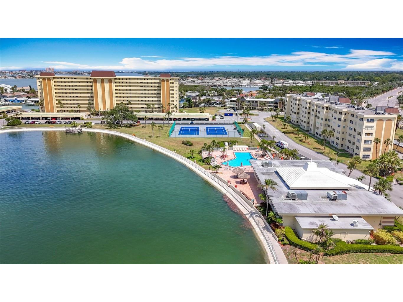 4725 Cove Circle #908 Saint Petersburg FL 33708 TB8391570 image42