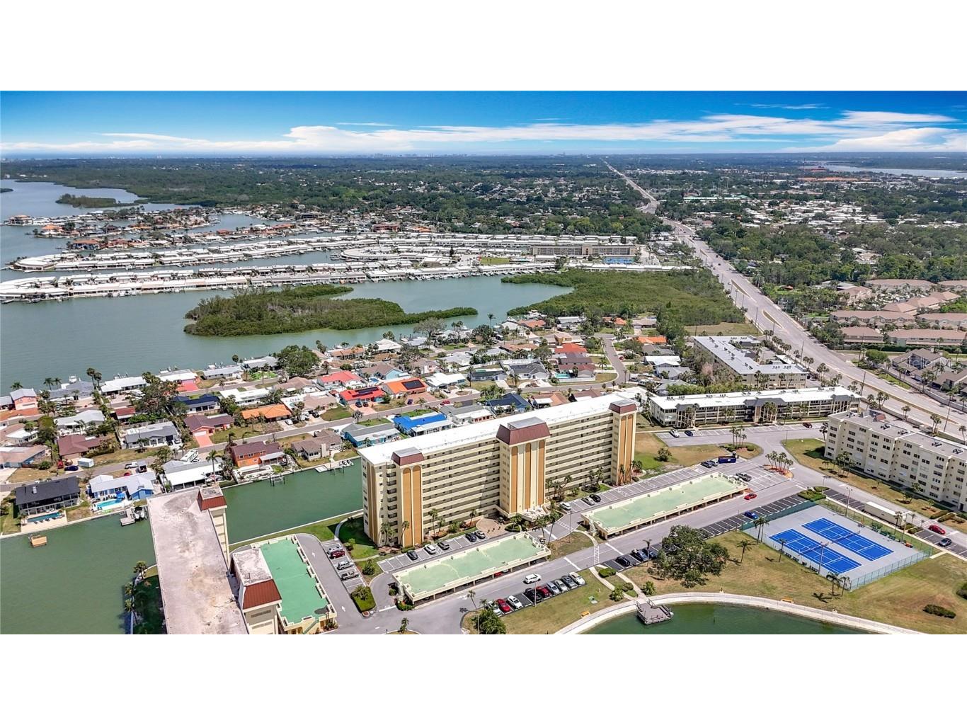 4725 Cove Circle #908 Saint Petersburg FL 33708 TB8391570 image50