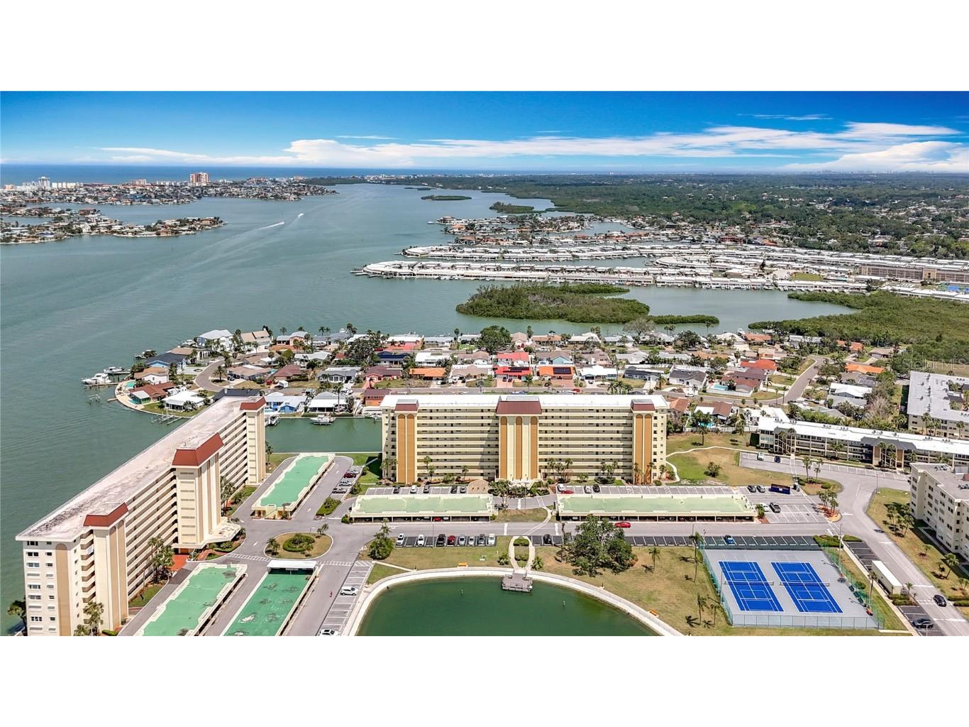 4725 Cove Circle #908 Saint Petersburg FL 33708 TB8391570 image7