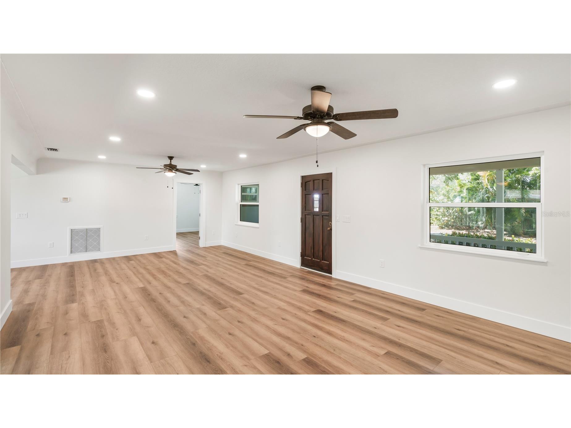 4725 Del Rio Way S Gulfport FL 33711 TB8501838 image13