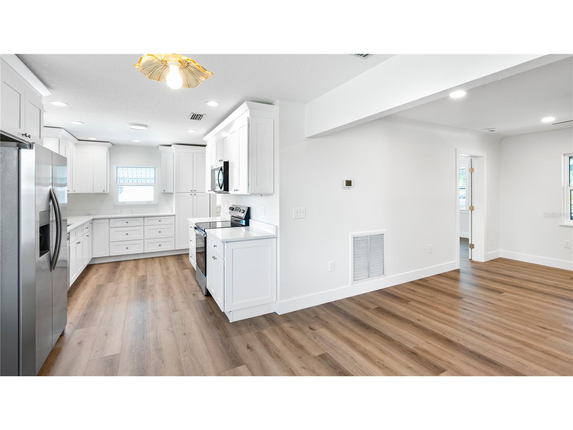 4725 Del Rio Way S Gulfport FL 33711 TB8501838 image16