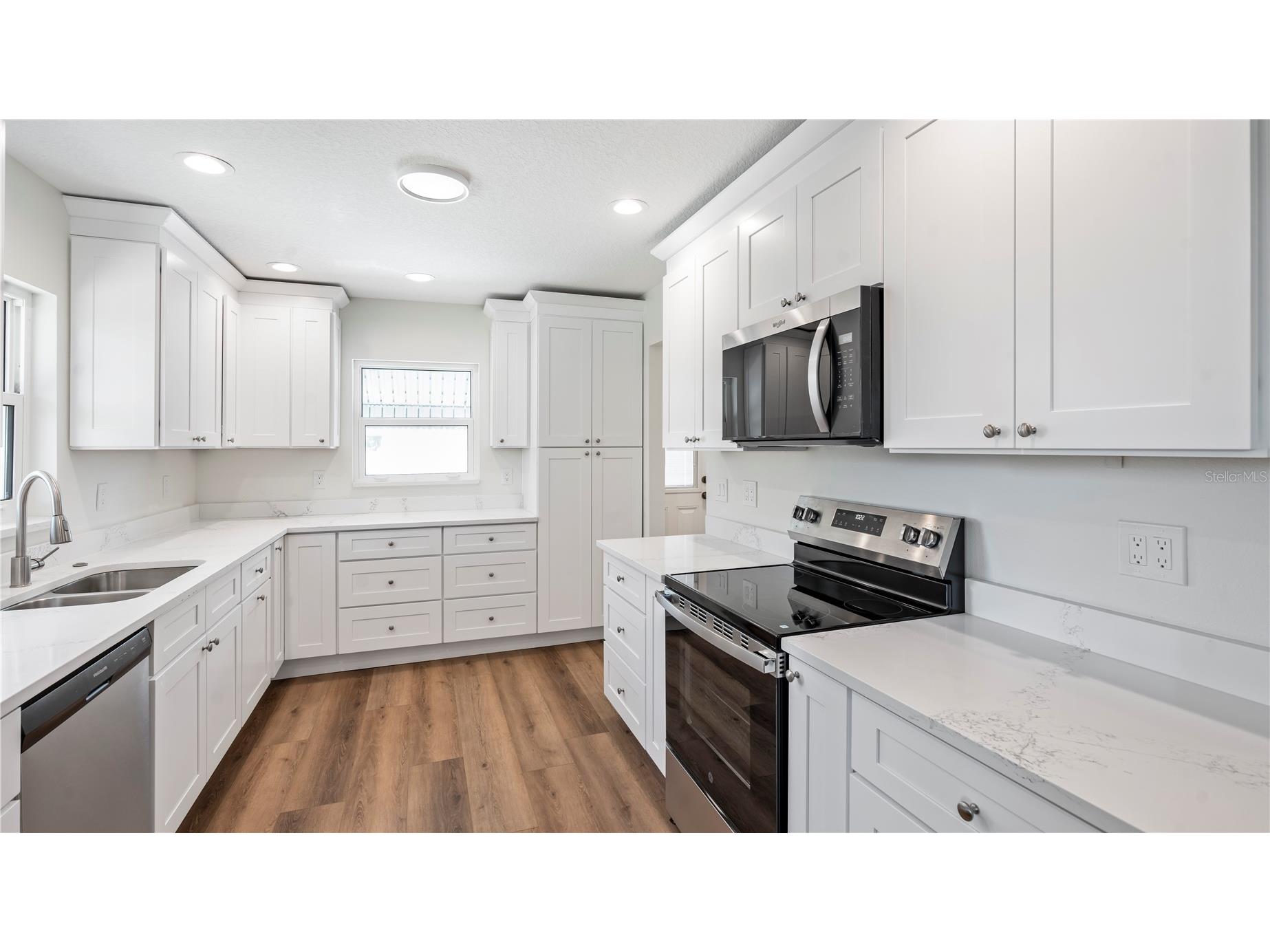 4725 Del Rio Way S Gulfport FL 33711 TB8501838 image17