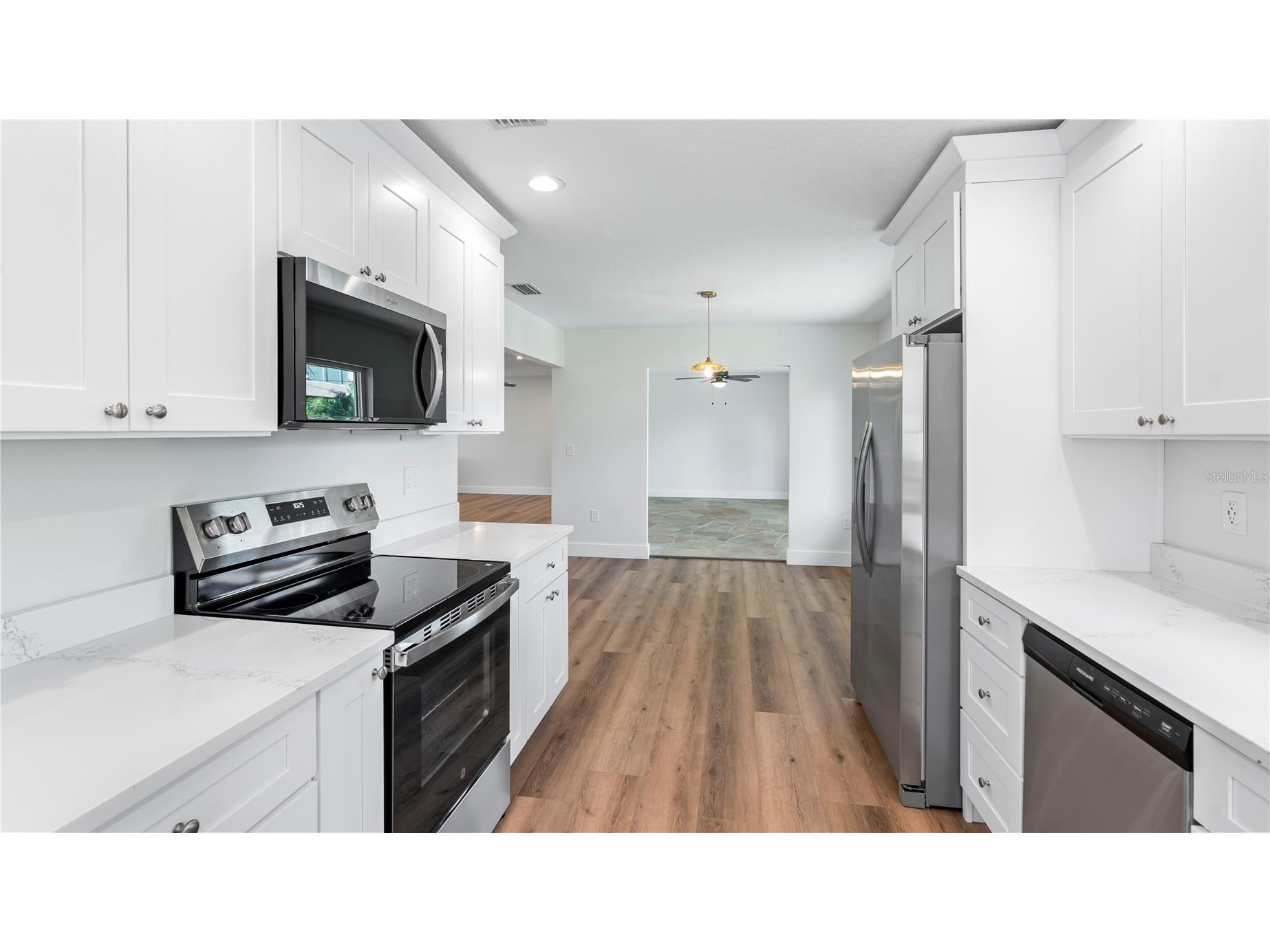 4725 Del Rio Way S Gulfport FL 33711 TB8501838 image18