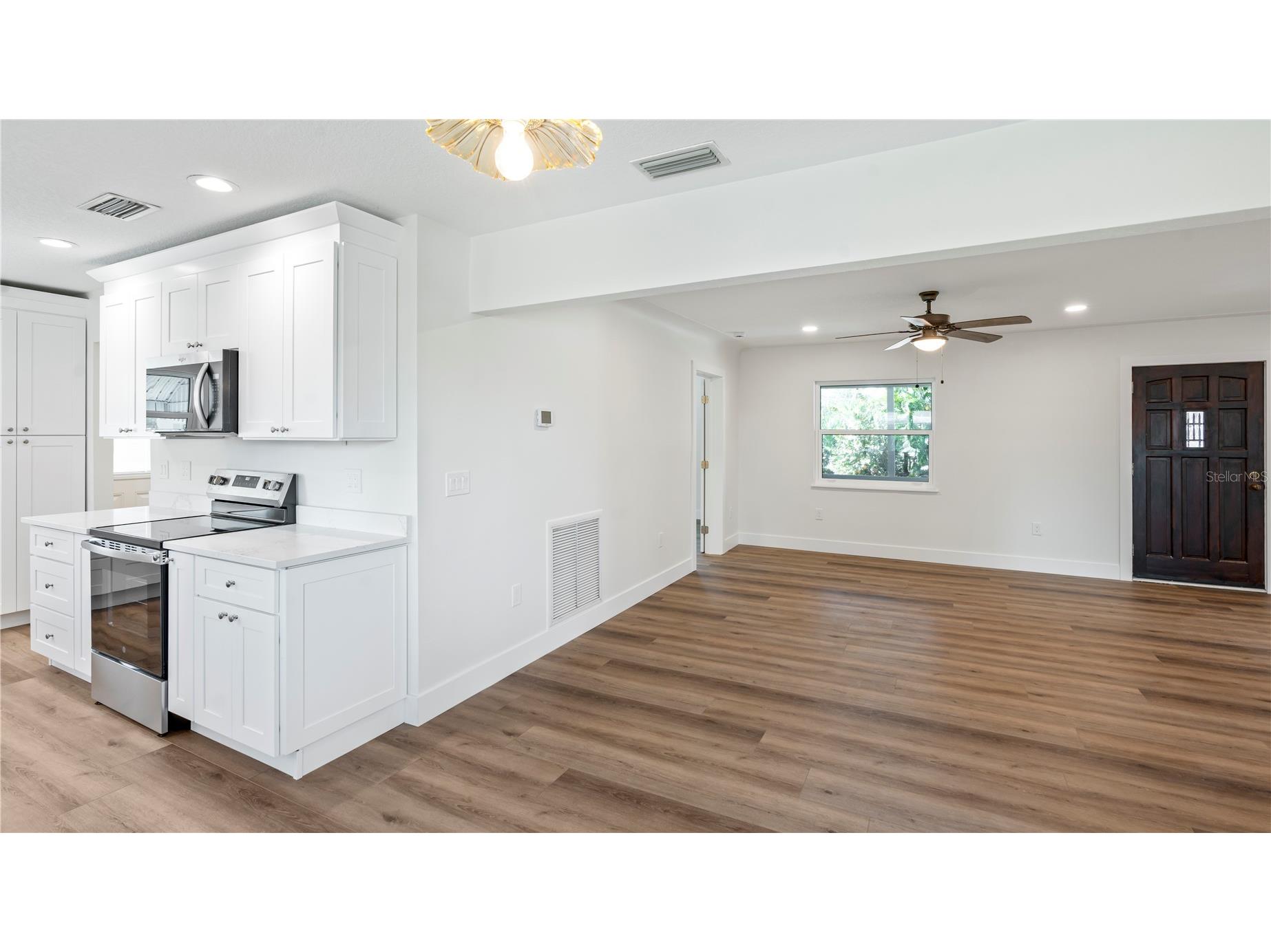 4725 Del Rio Way S Gulfport FL 33711 TB8501838 image21