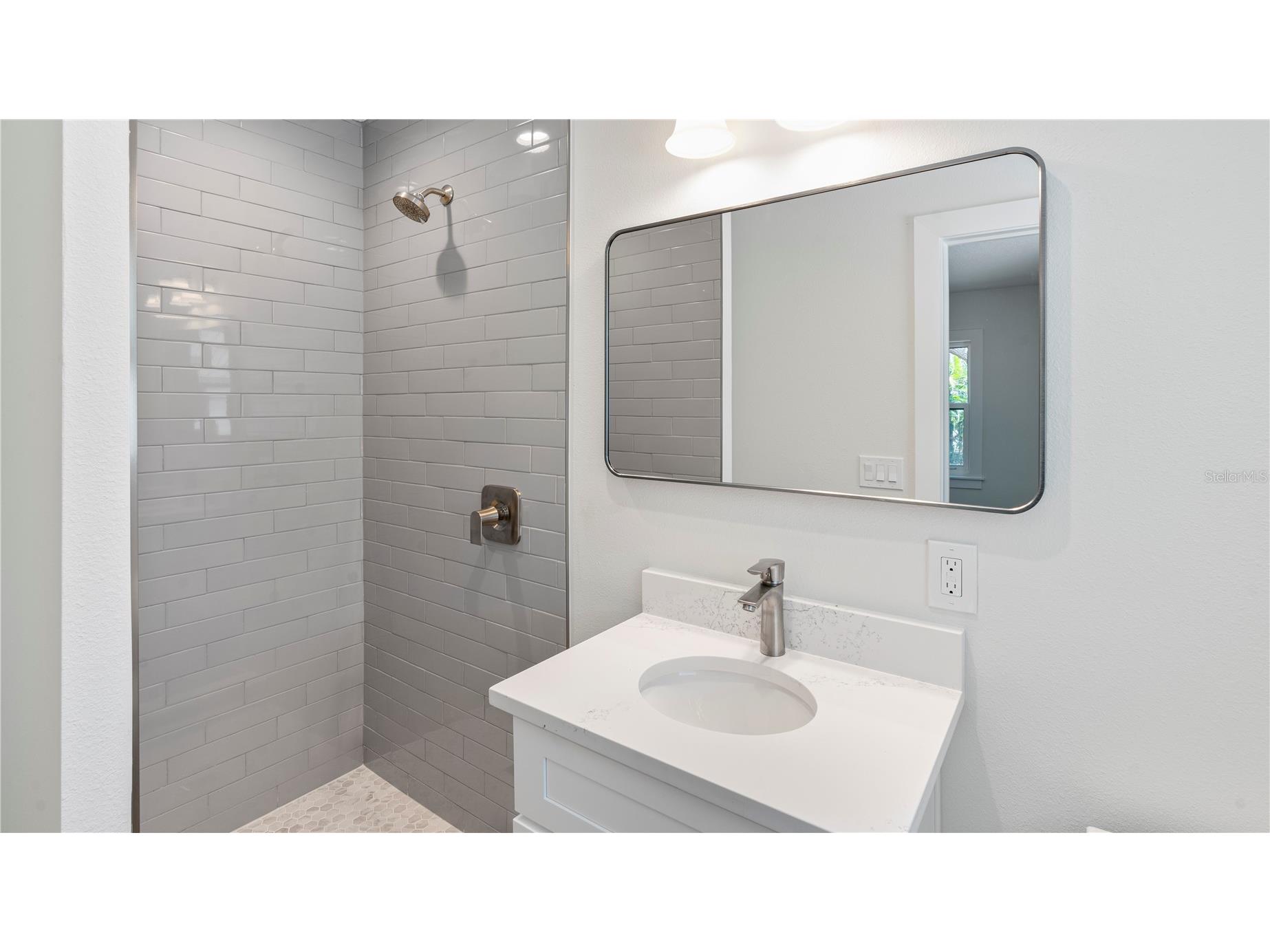 4725 Del Rio Way S Gulfport FL 33711 TB8501838 image26