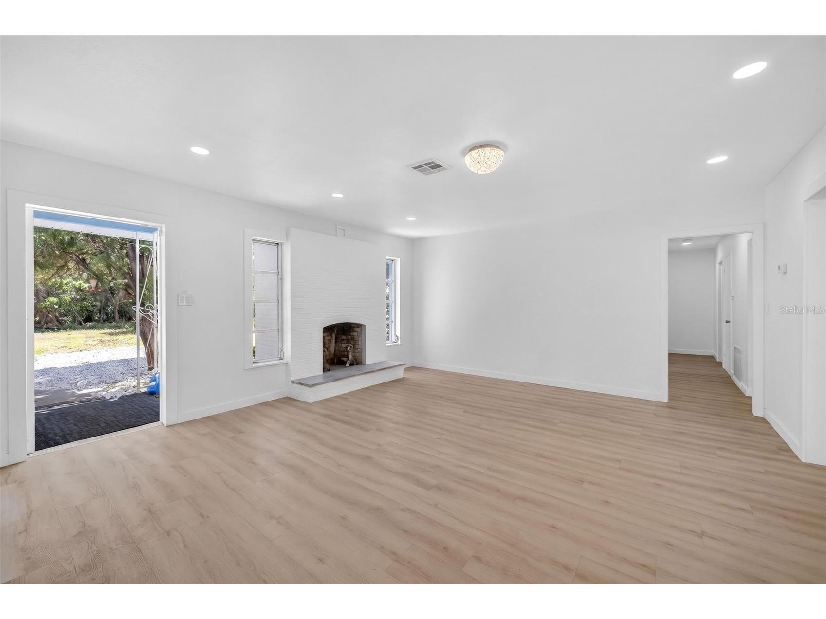 4725 N Tuttle Avenue Sarasota FL 34234 TB8503892 image10