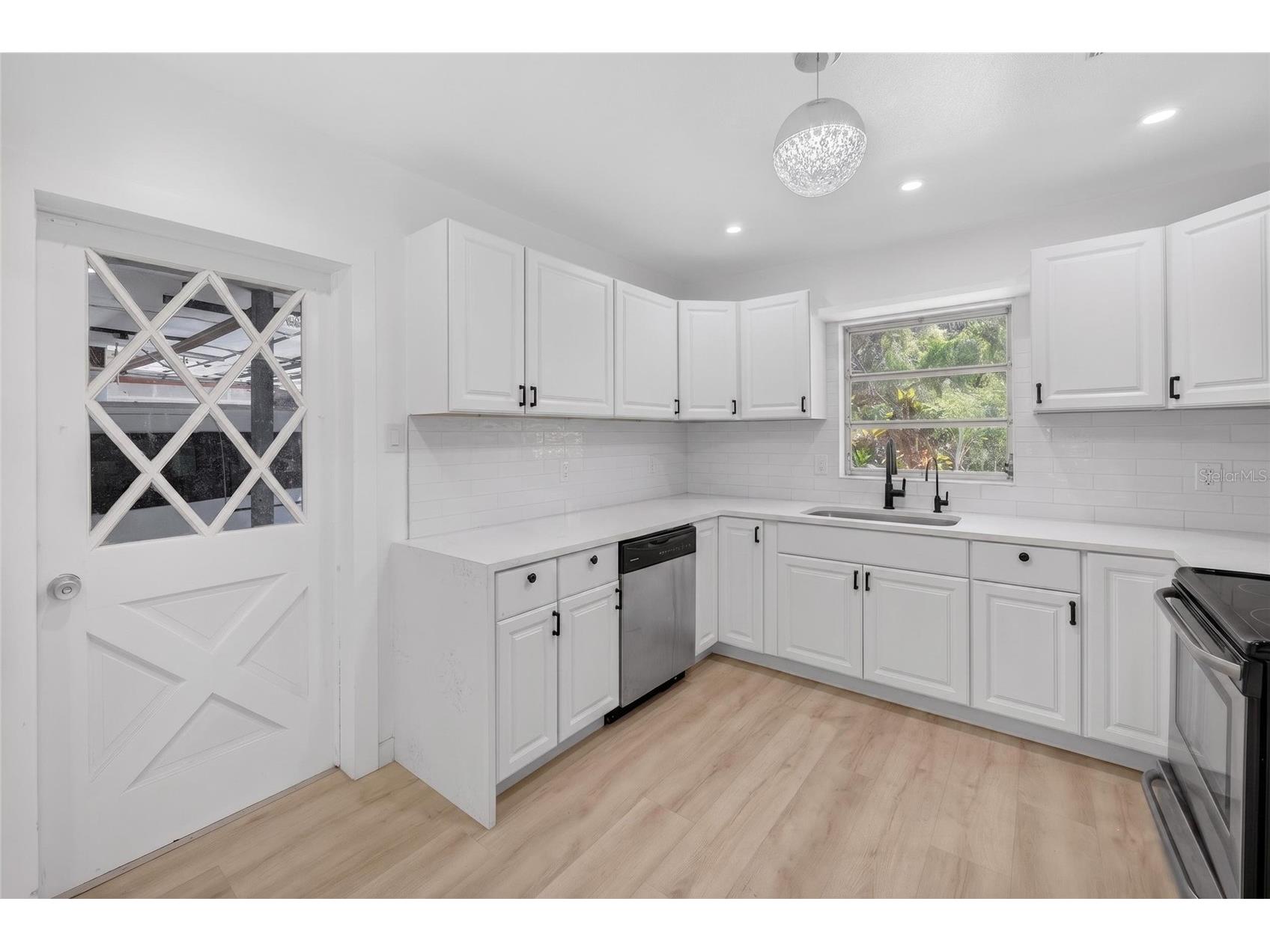 4725 N Tuttle Avenue Sarasota FL 34234 TB8503892 image11