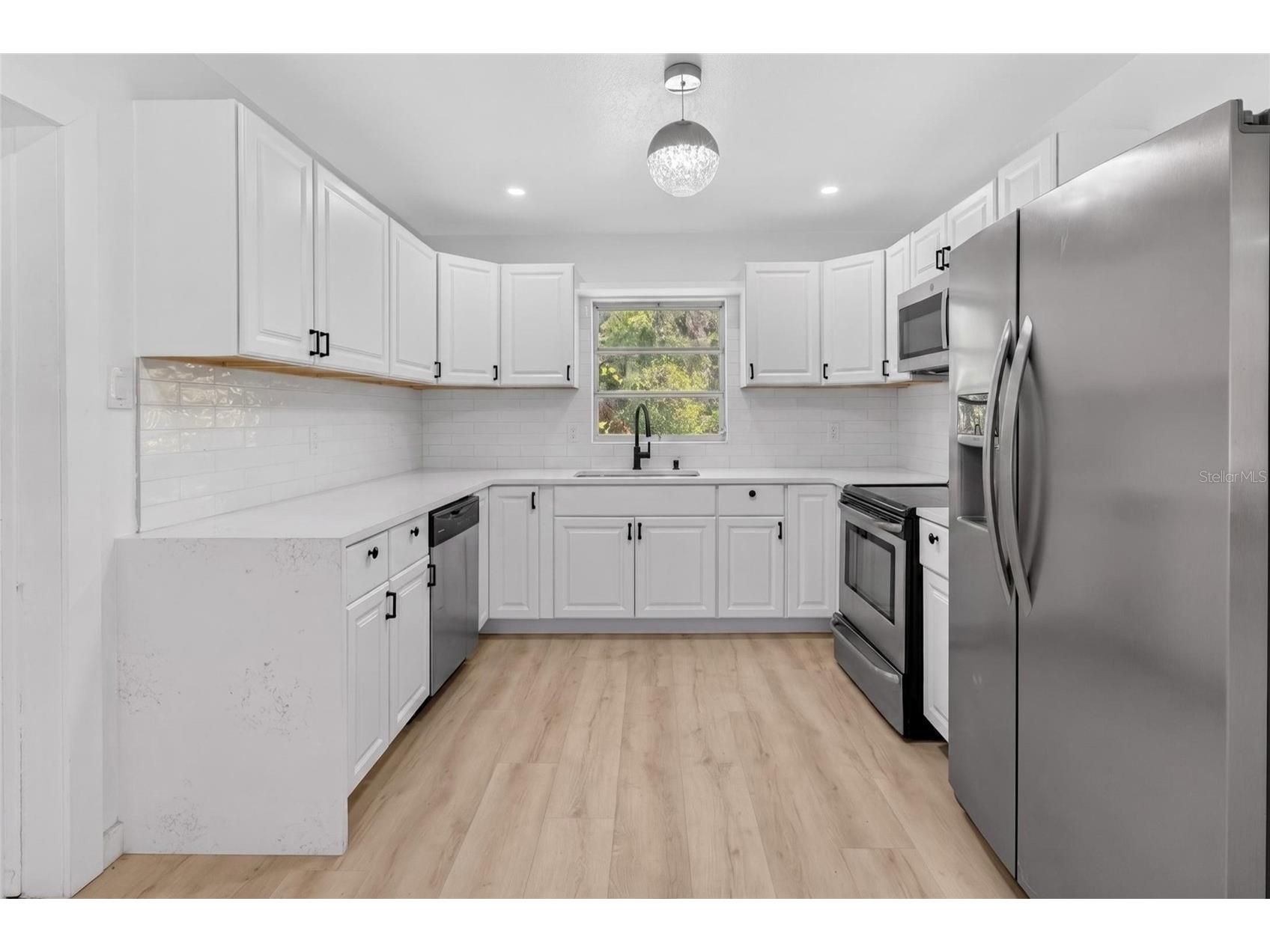 4725 N Tuttle Avenue Sarasota FL 34234 TB8503892 image3