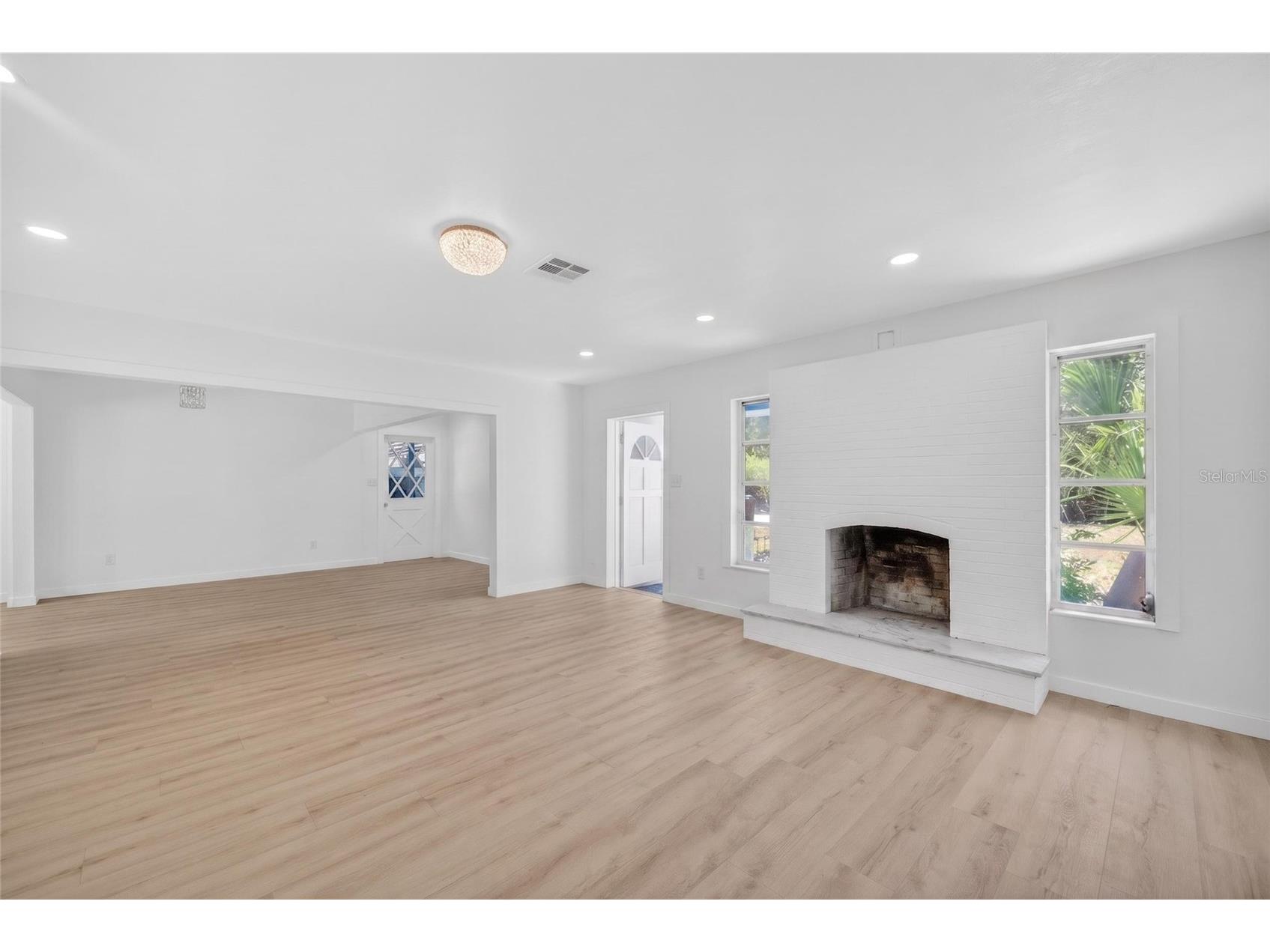 4725 N Tuttle Avenue Sarasota FL 34234 TB8503892 image6