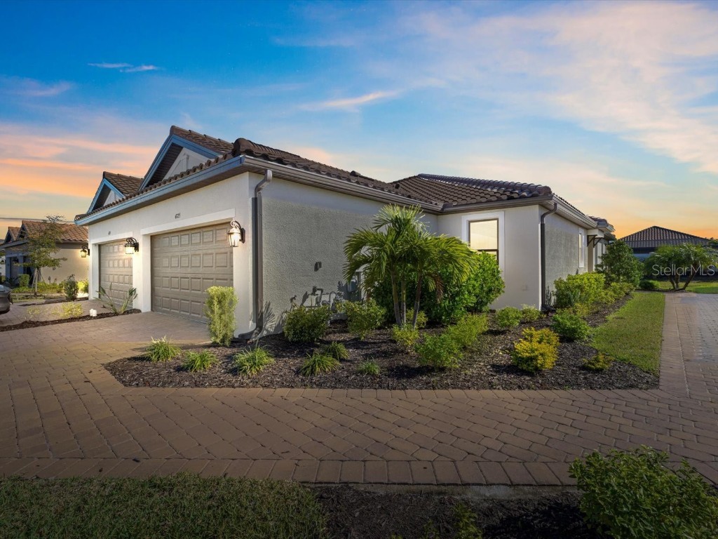 4725 Tortona Court Bradenton FL 34211 A4599037 image1