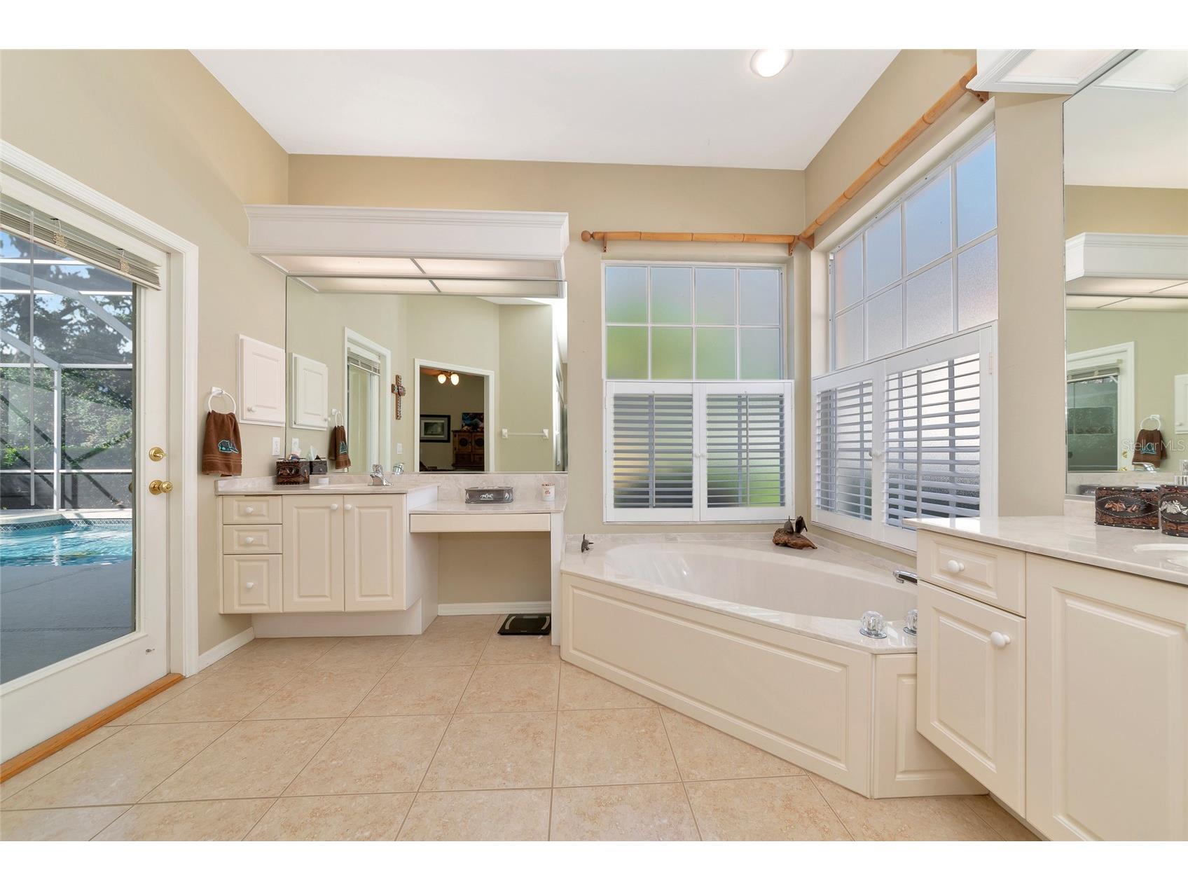 4726 Old Farm Road Sarasota FL 34233 A4681786 image19