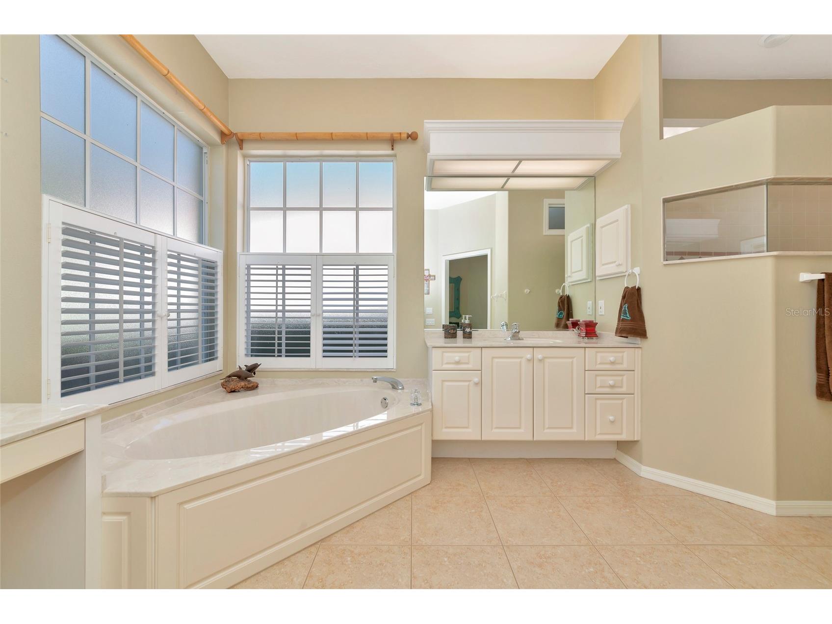 4726 Old Farm Road Sarasota FL 34233 A4681786 image20