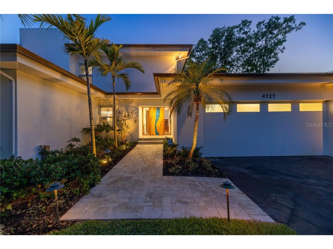 4727 Paradise Way S Saint Petersburg FL 33705 - FERNERY BAY U8242241 image1