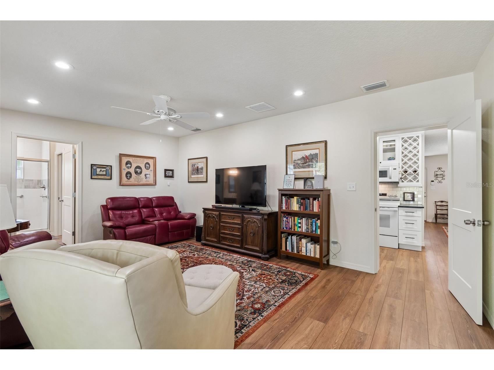 4727 W Anita Boulevard Tampa FL 33611 TB8502324 image12
