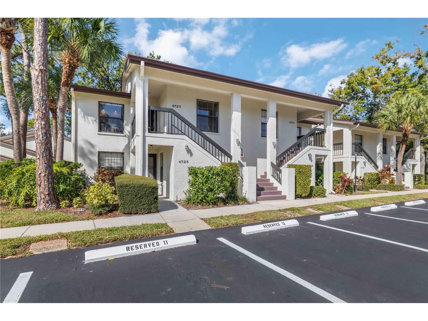 4727 Winslow Beacon #10 Sarasota FL 34235 A4674206 image1