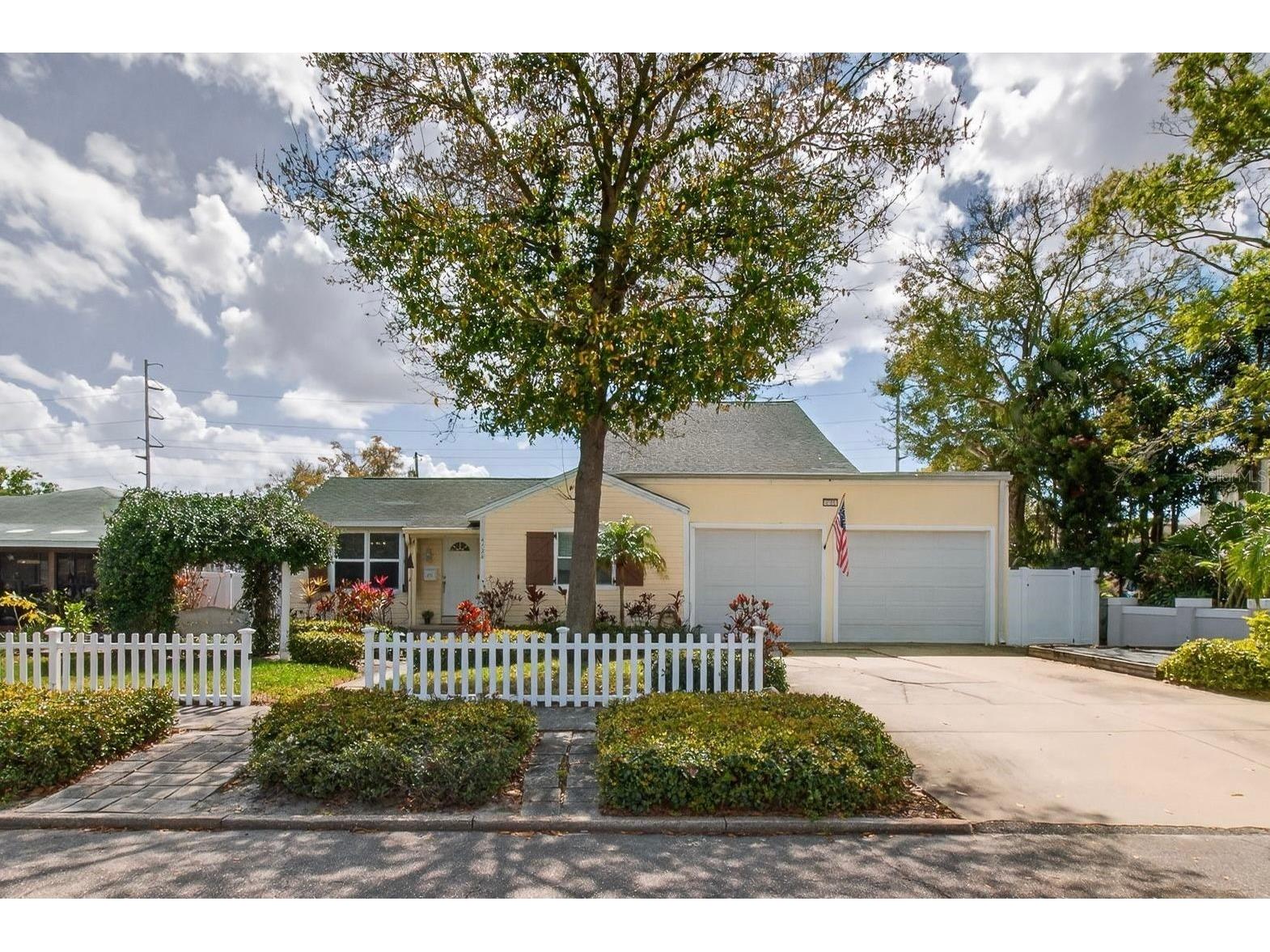 4728 13th Avenue N Saint Petersburg FL 33713 TB8483449 image1