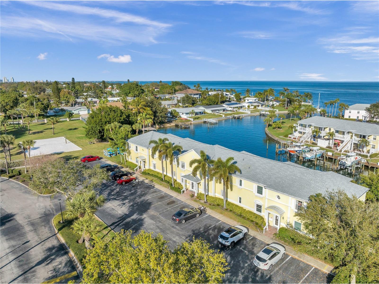 4728 Beach Drive SE #A Saint Petersburg FL 33705 TB8473575 image3