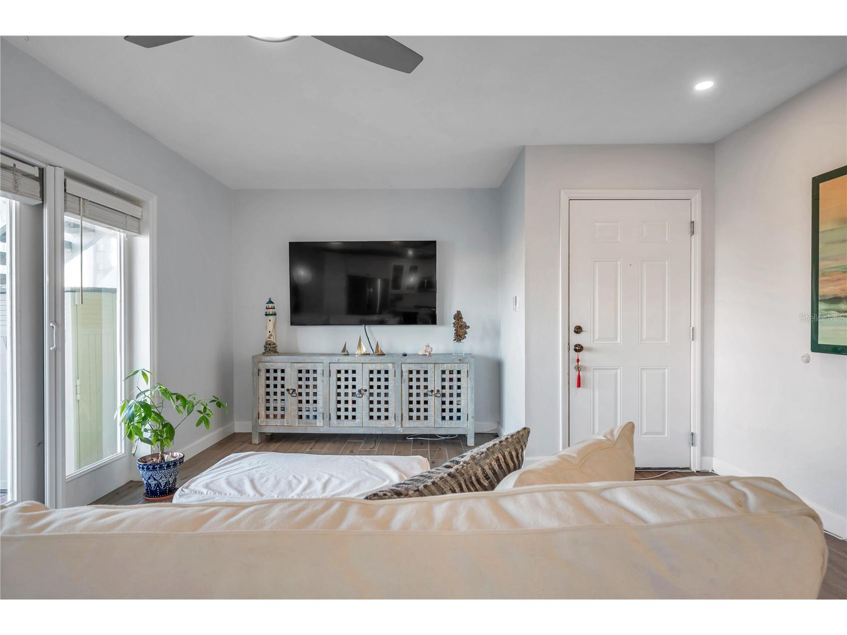 4728 Beach Drive SE #A Saint Petersburg FL 33705 TB8473575 image6
