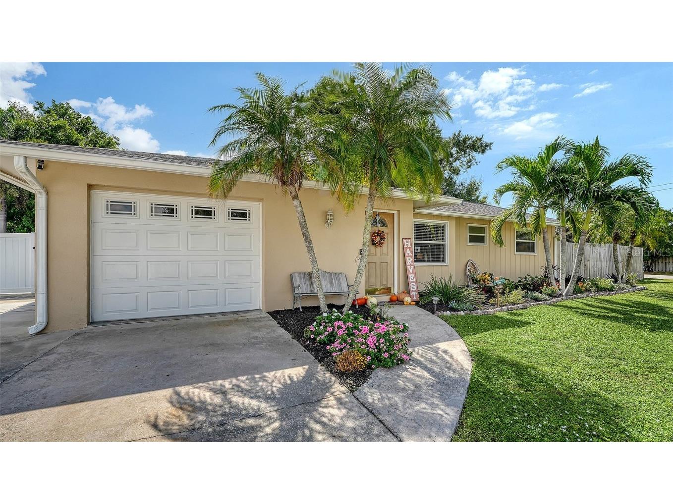 4728 Brooksdale Drive Sarasota FL 34232 A4669953 image1