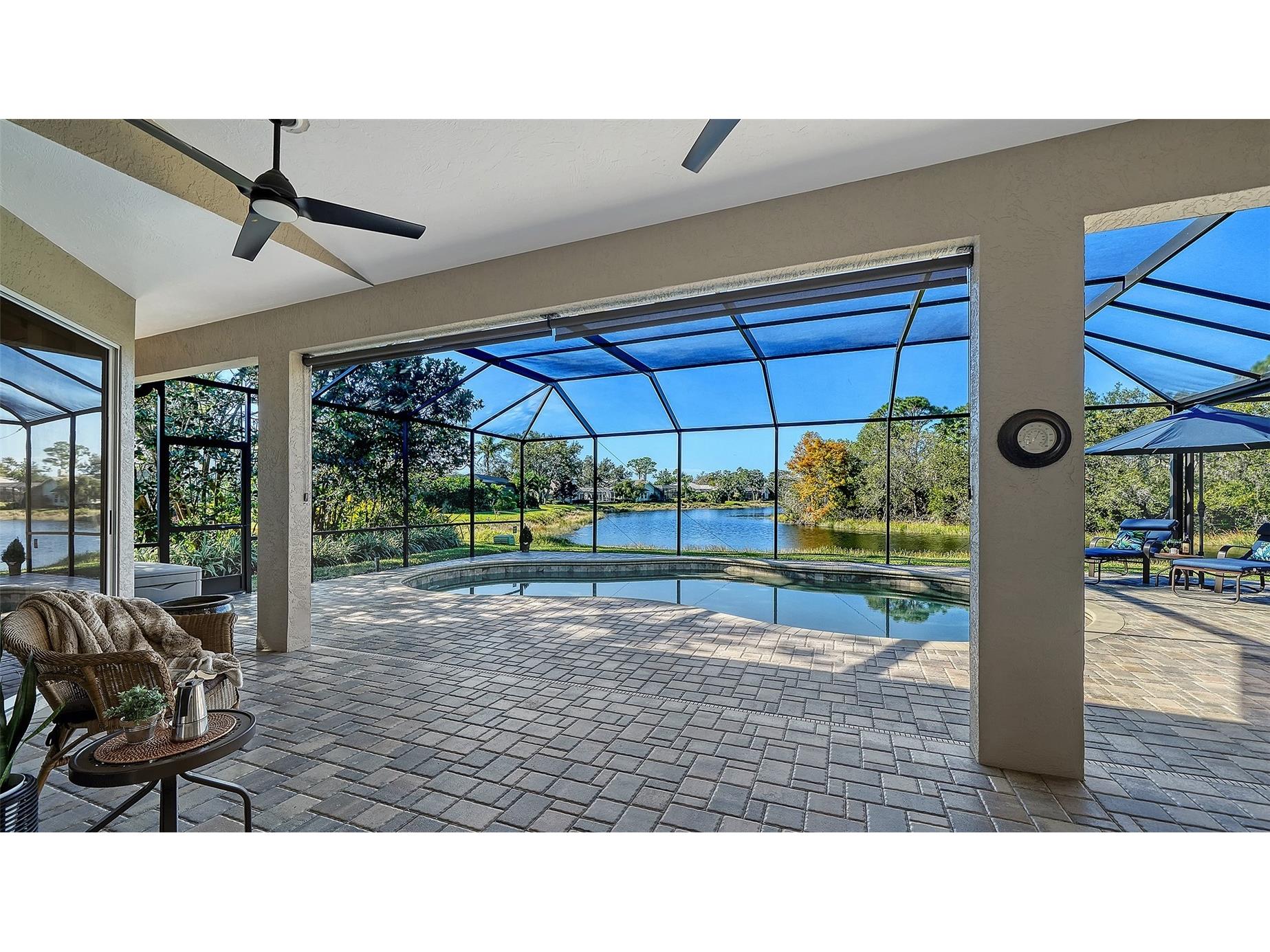 4728 White Tail Lane Sarasota FL 34238 A4678742 image1