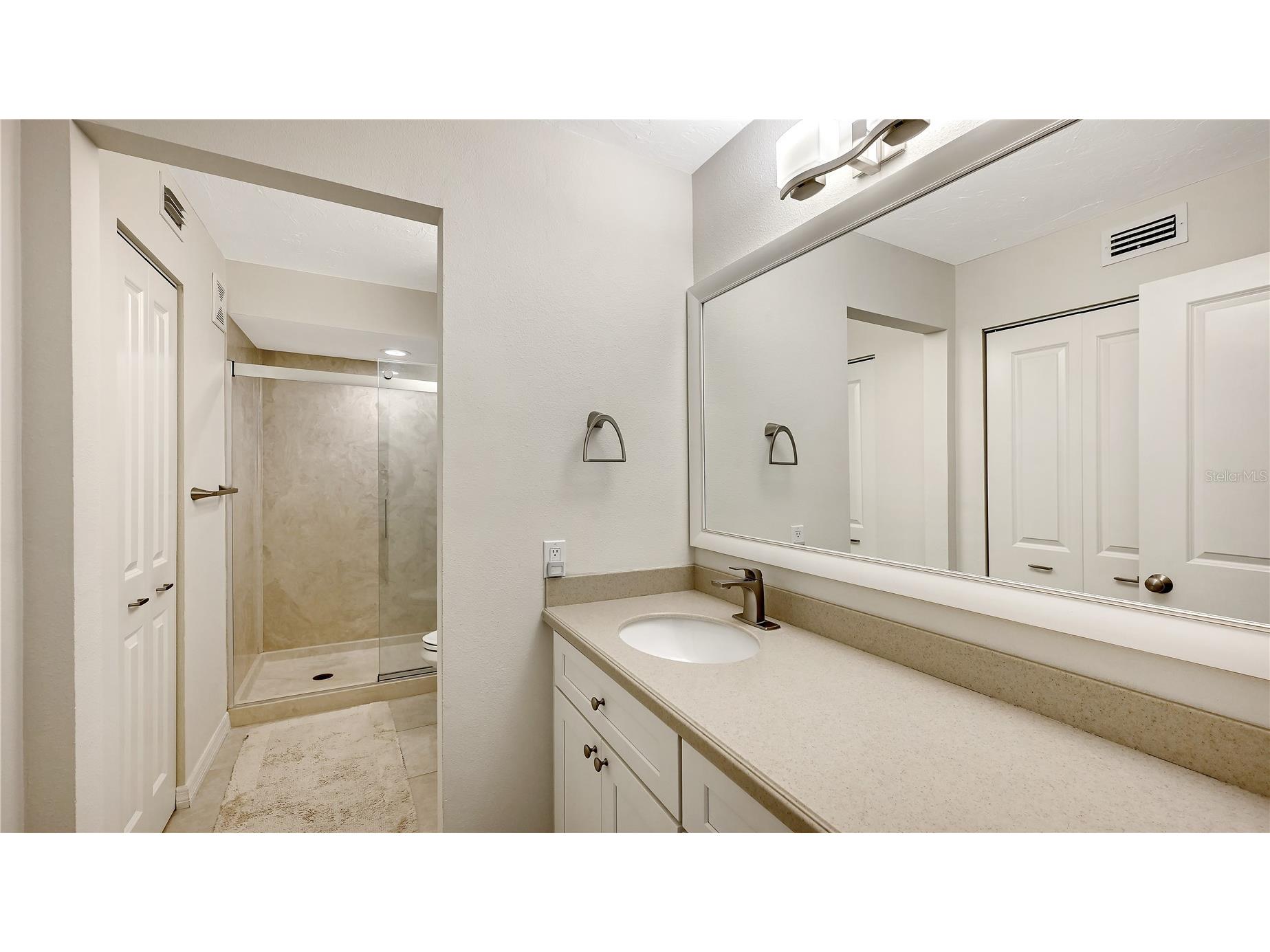 4729 Winslow Beacon #11 Sarasota FL 34235 A4694236 image19