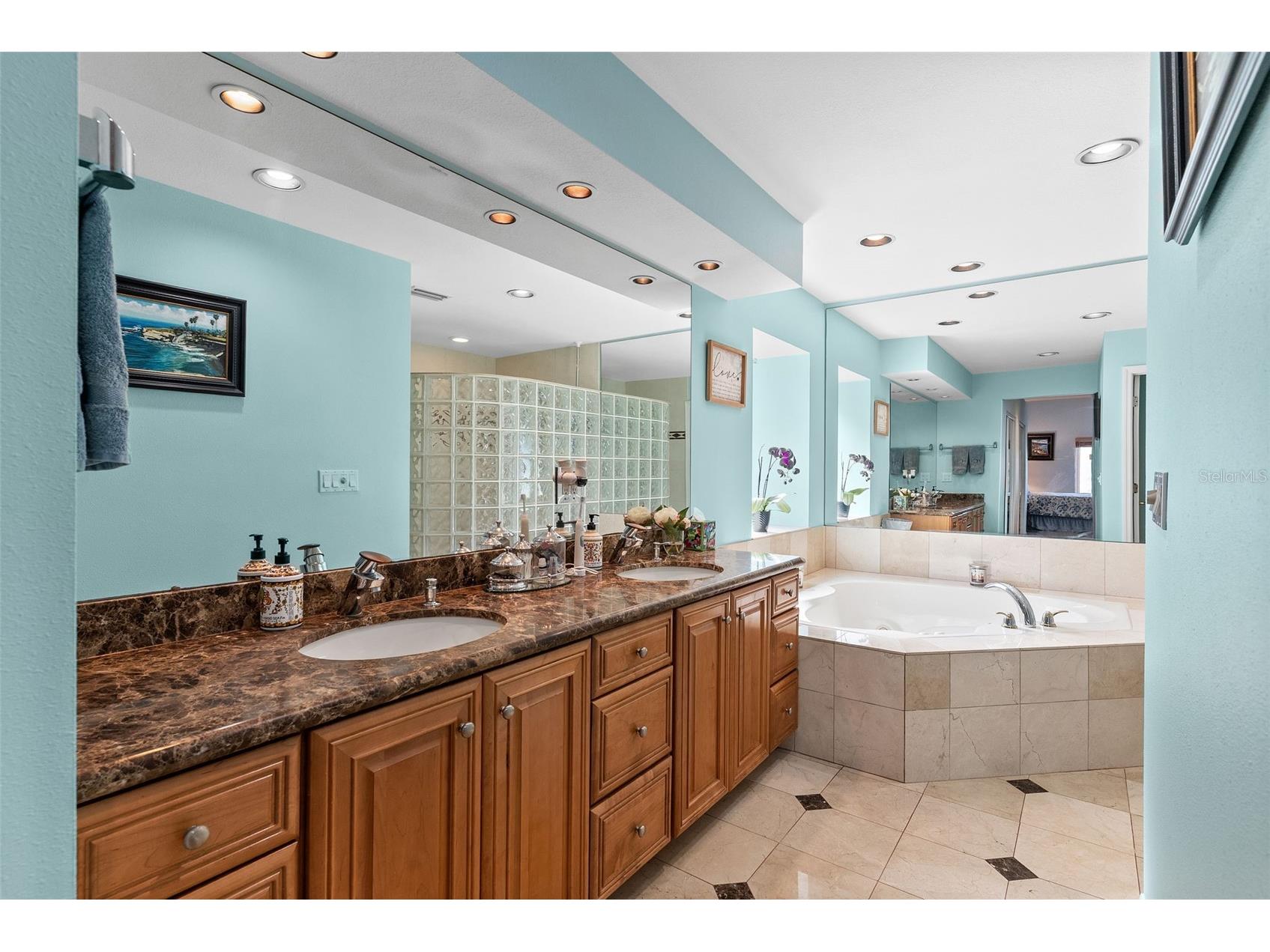 4731 Coconut Palm Circle NE Saint Petersburg FL 33703 TB8490308 image22