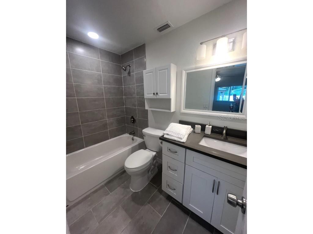 4731 Violet Avenue Sarasota FL 34233 A4665302 image9