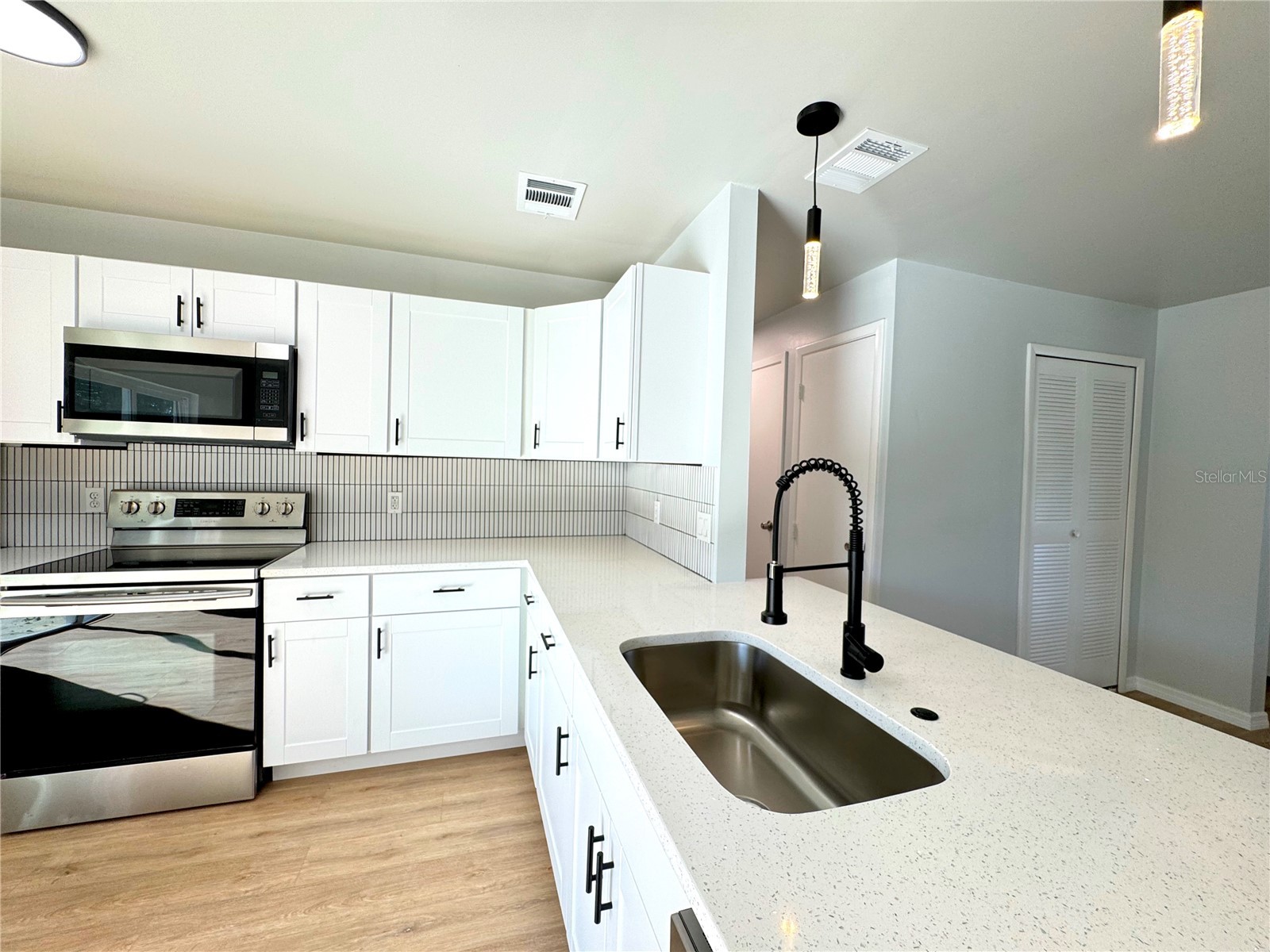 4732 Lighthouse Circle Orlando FL 32808 - KASEY LAKE O6380556 image9