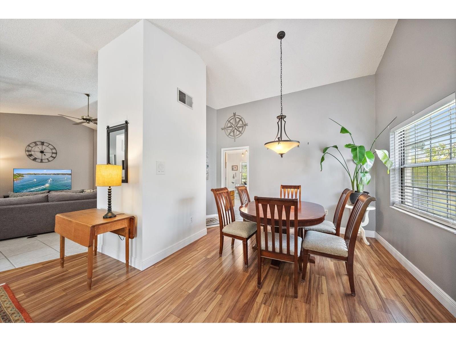 4732 Meadowview Circle Sarasota FL 34233 A4693999 image14